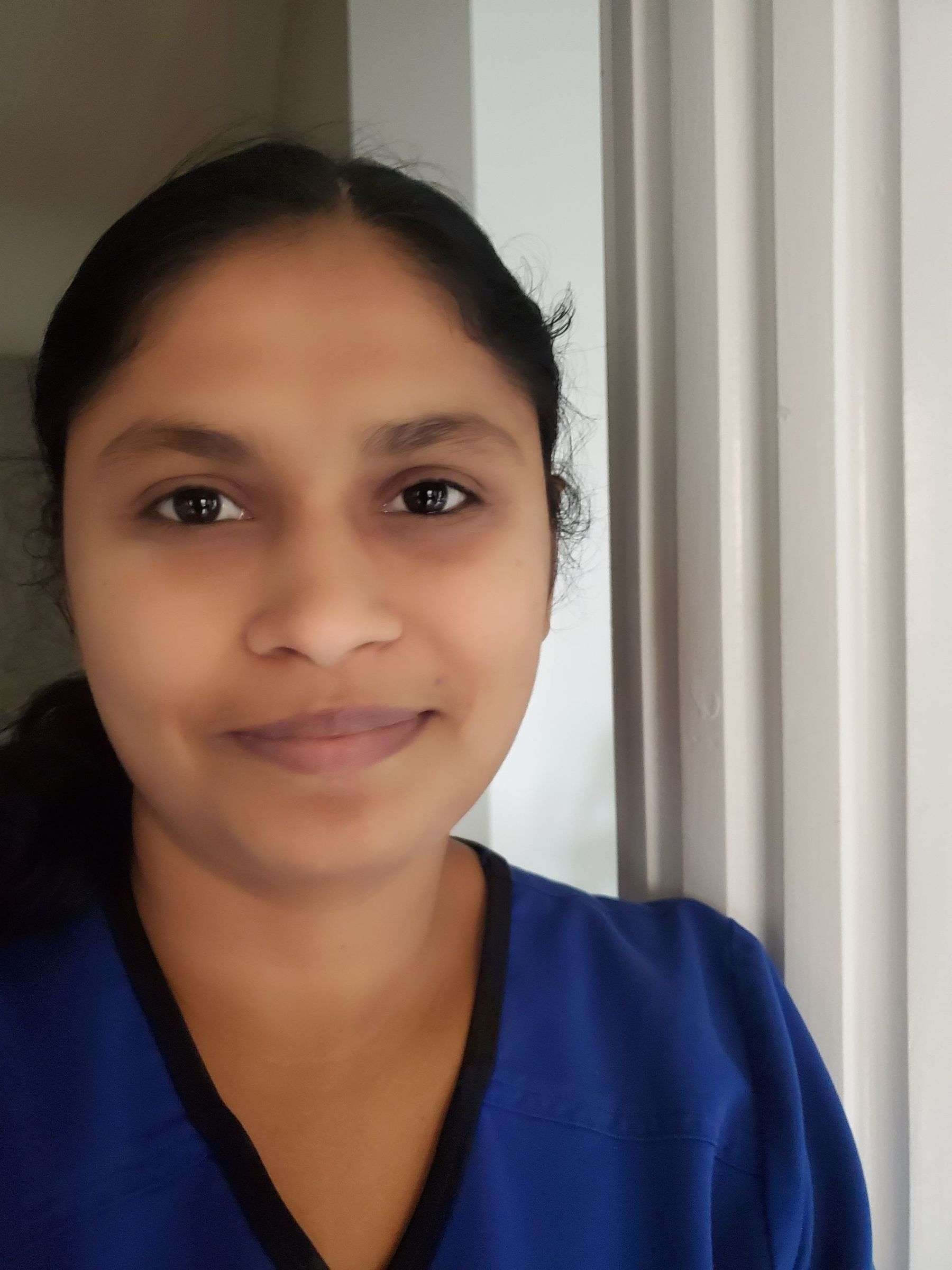 Seoni Navis, Dental Assistant
